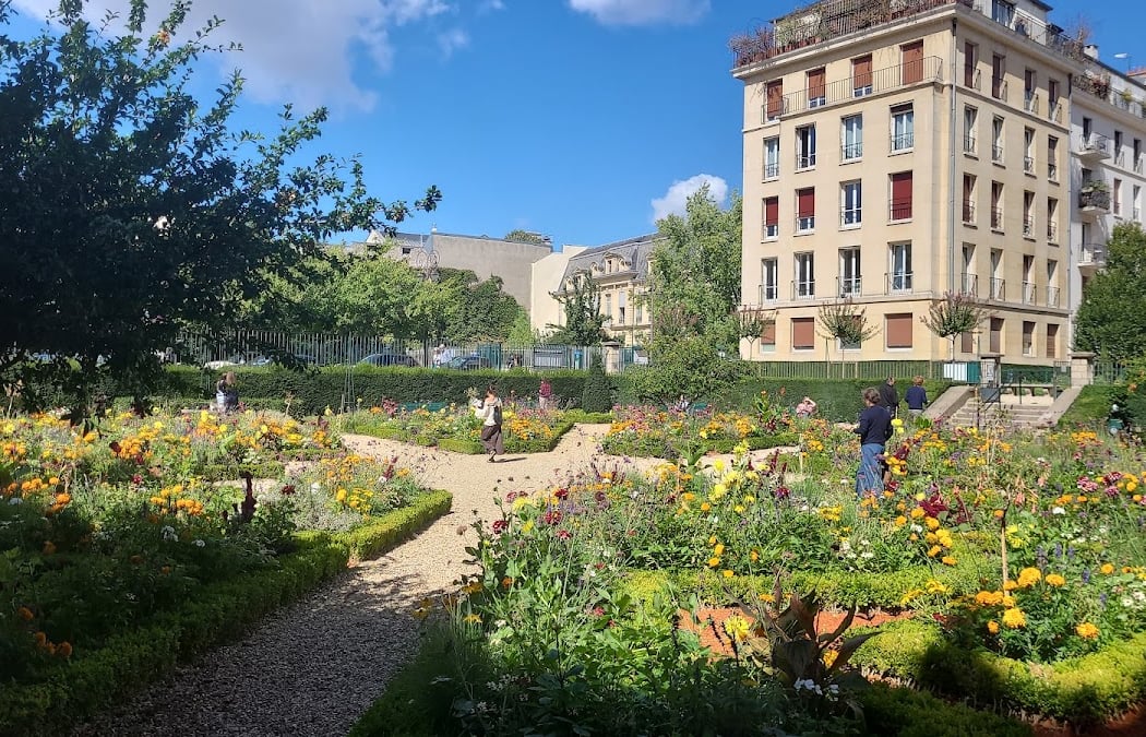 Jardin de l'Hôtel de Sens 2