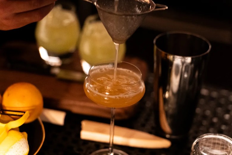 Bar Underdog 1