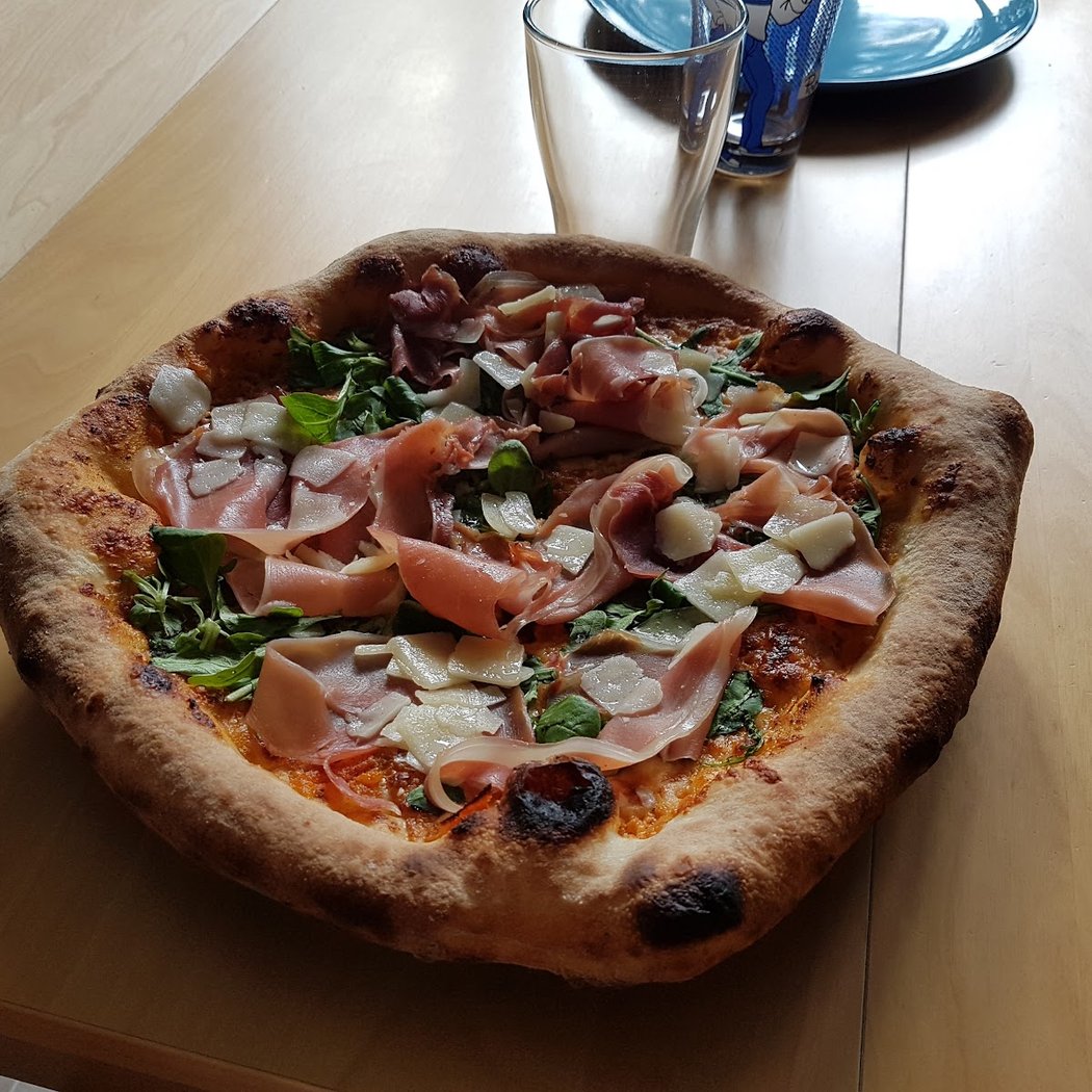 Le local à pizza 3