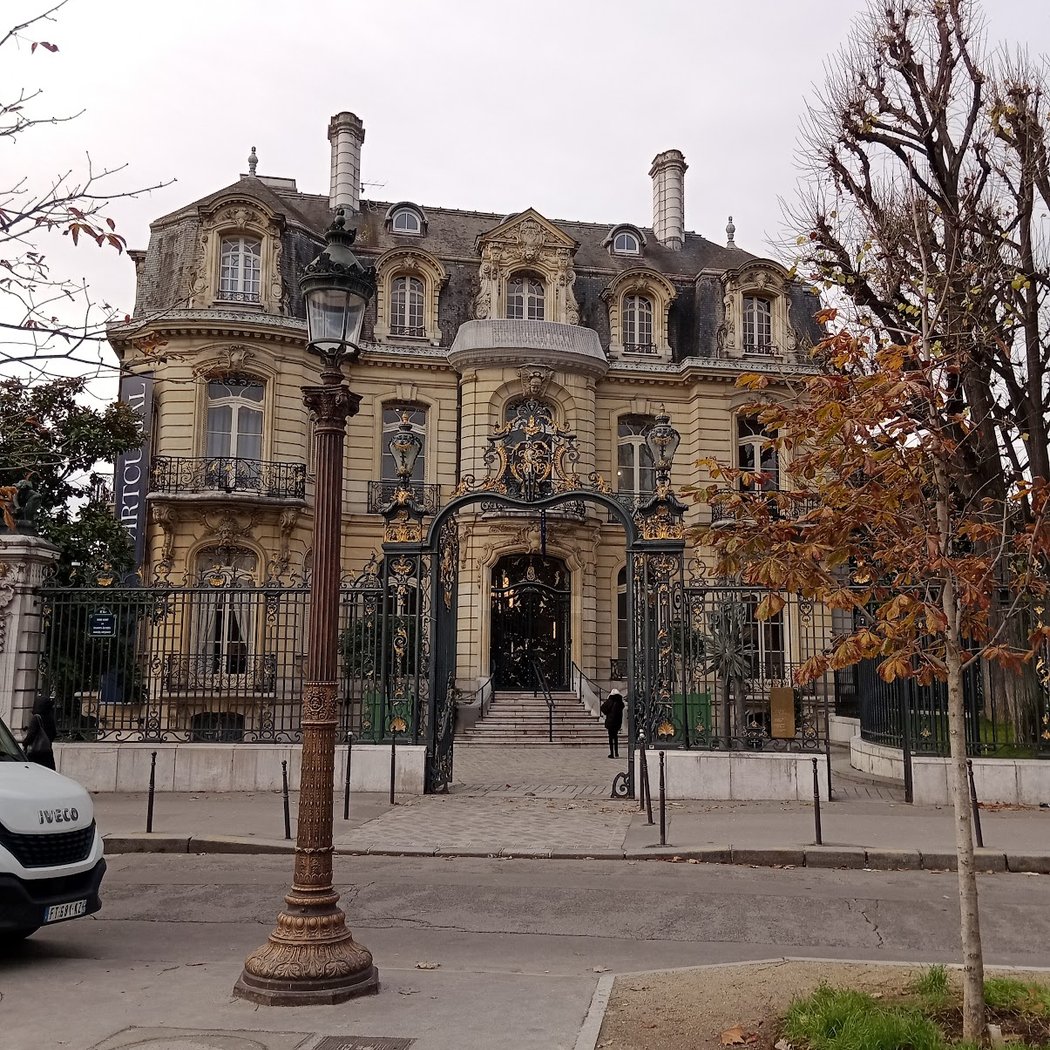 Paris Art Week - Maison Bernardaud Collaboration with Joana Vasconcelos 3