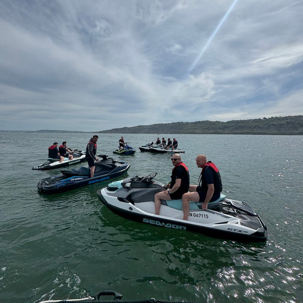 Deauville Watersports - Jet ski, croisière en zodiac, bouée tractée 2