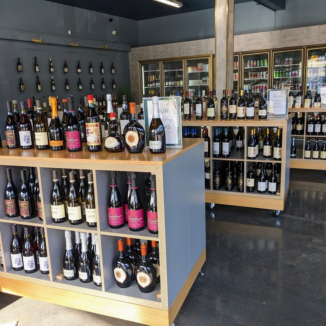 Corks & Crafts Bottleshop 1