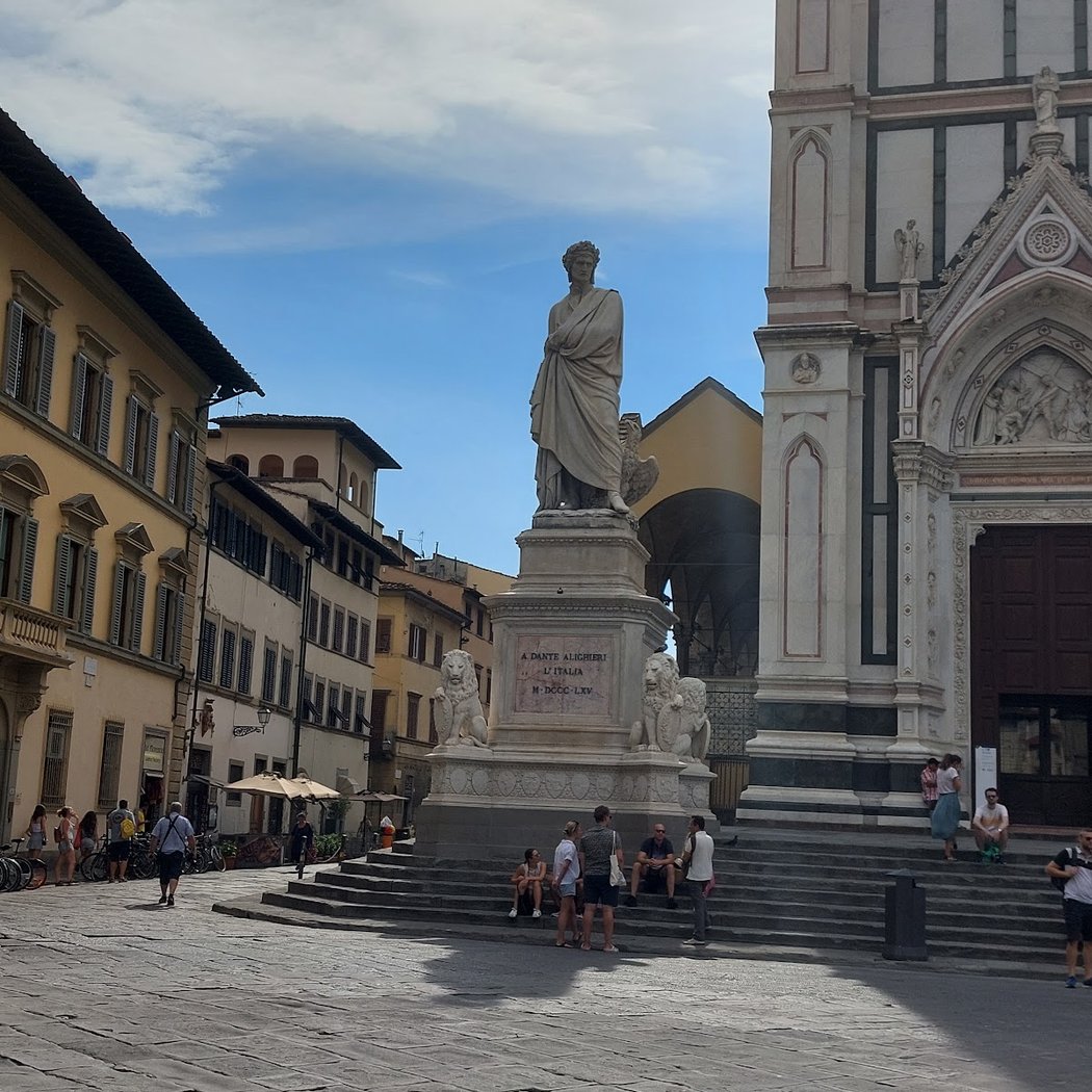 Piazza di Santa Croce 3