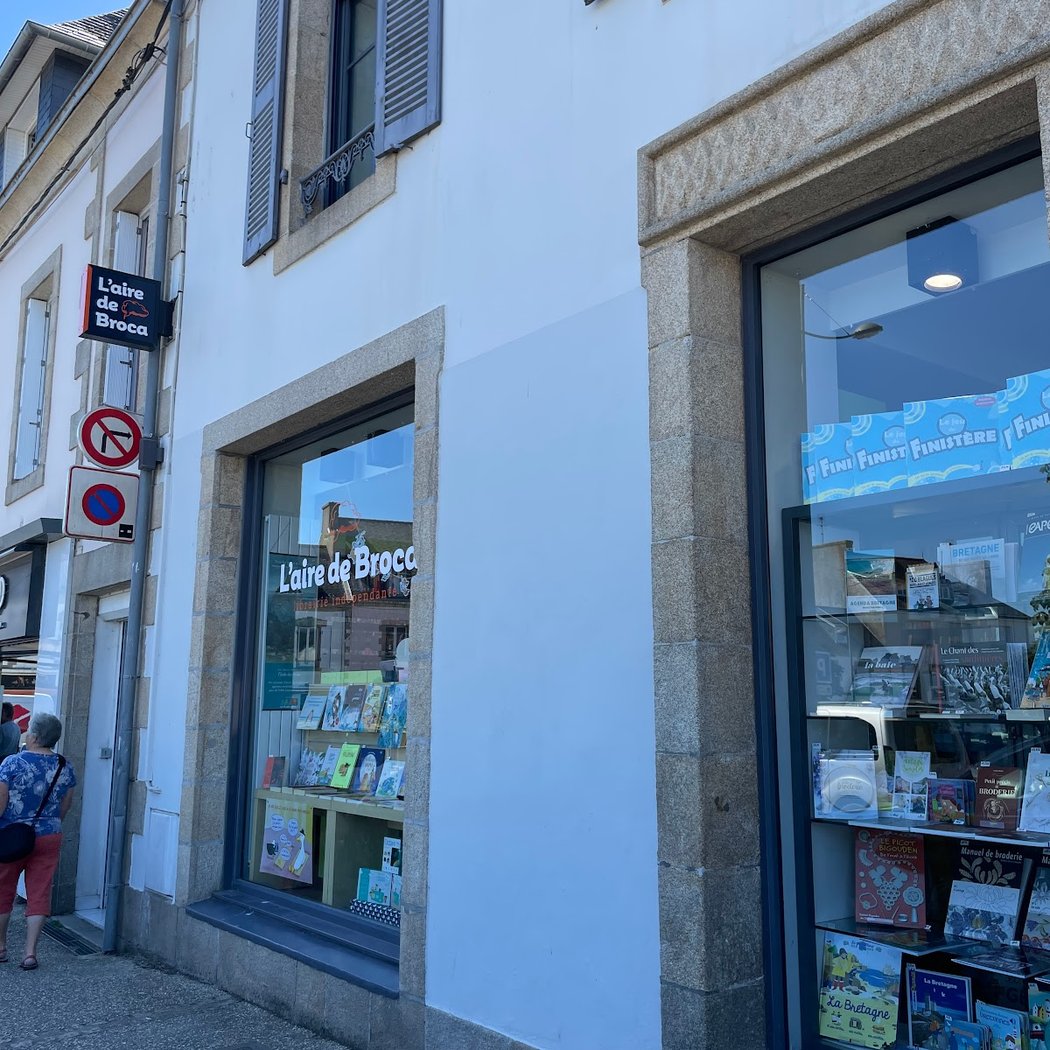 Librairie L'aire de Broca 2
