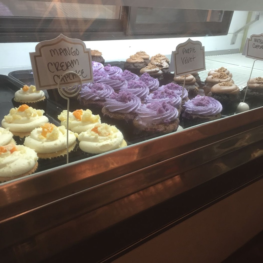 Jennivee's Bakery & Cafe 2