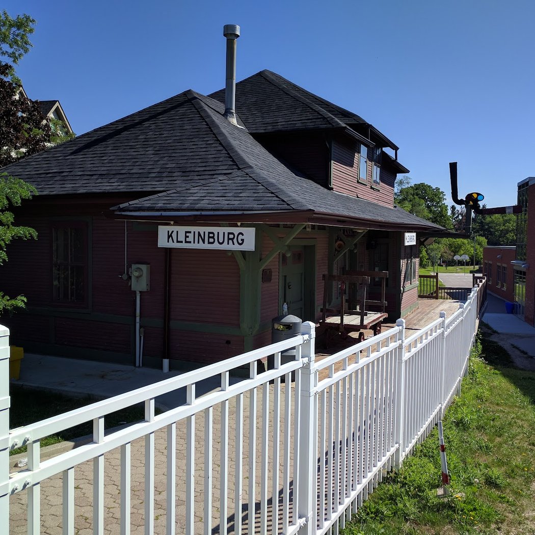 Kleinburg Railway Station 1