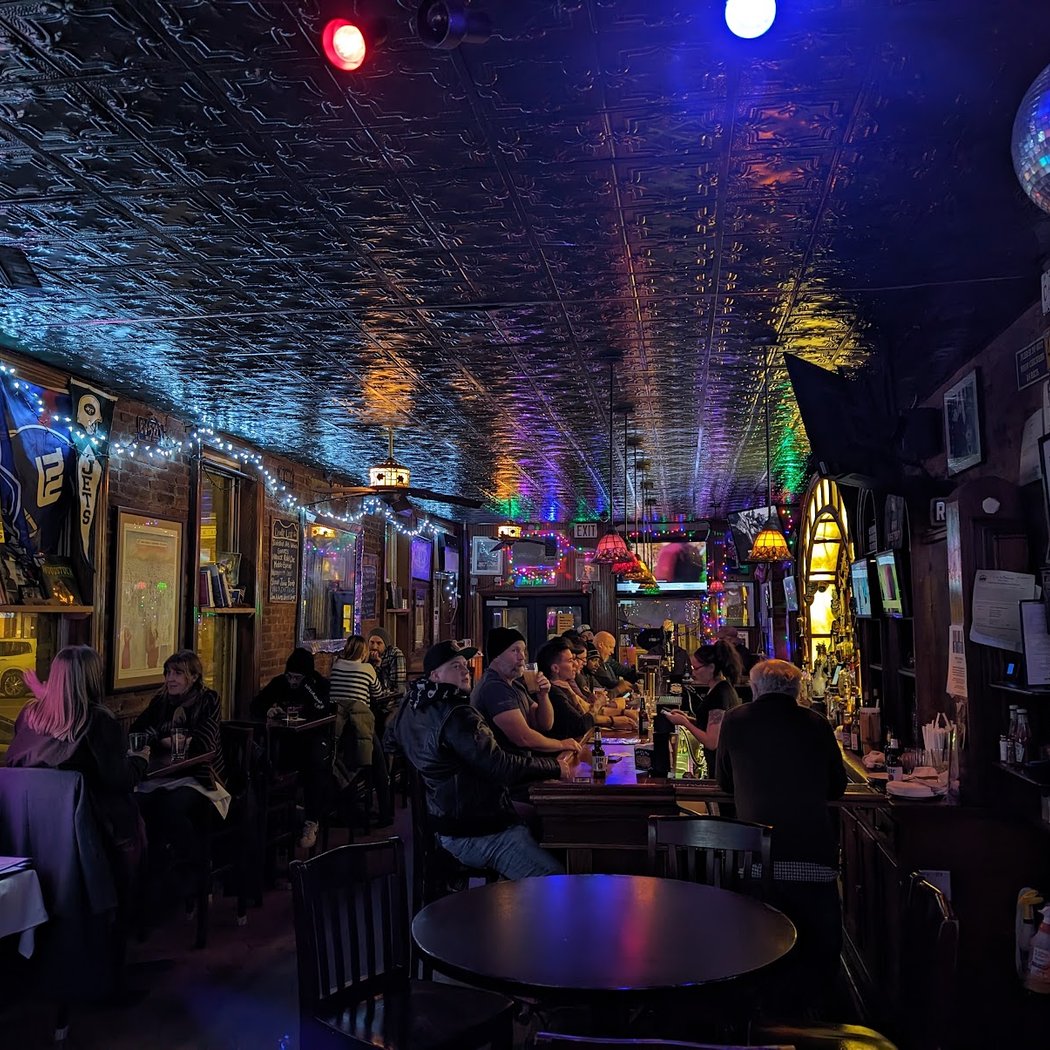 Max's on Main 3