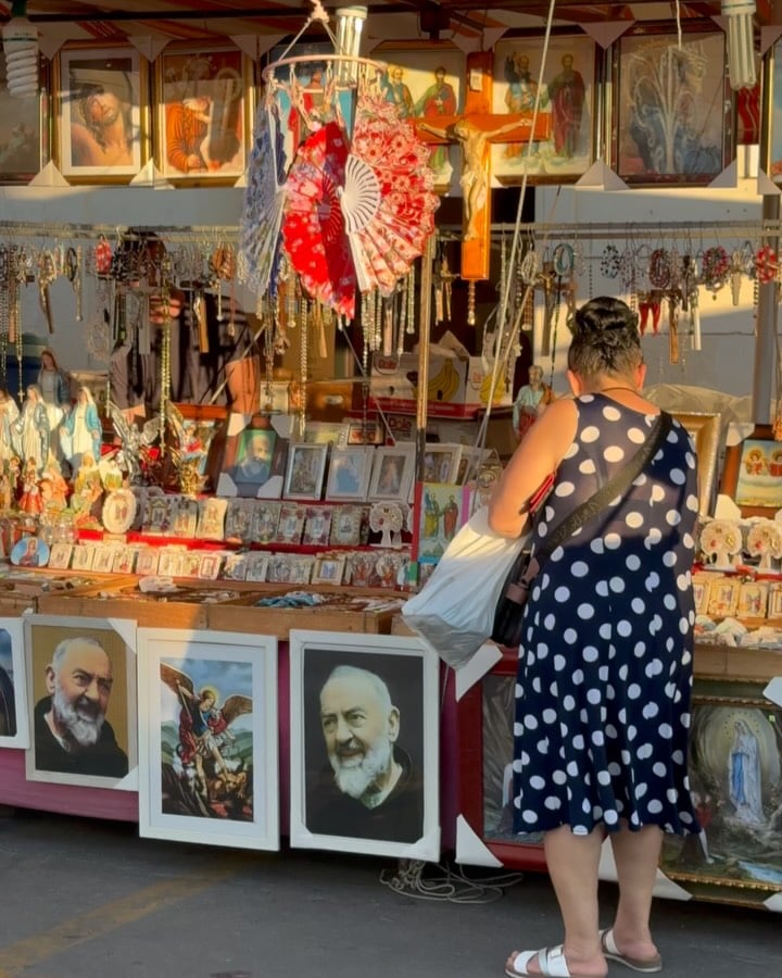 Antique Market 1