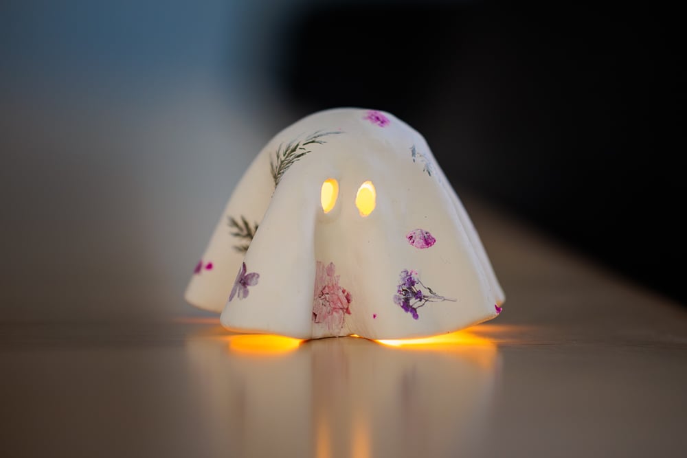 Spooky Ghost Candle Cover 1