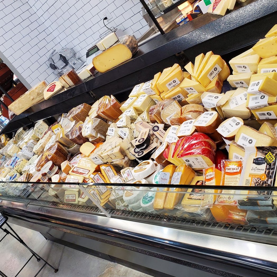 LINCOLN MARKET 3