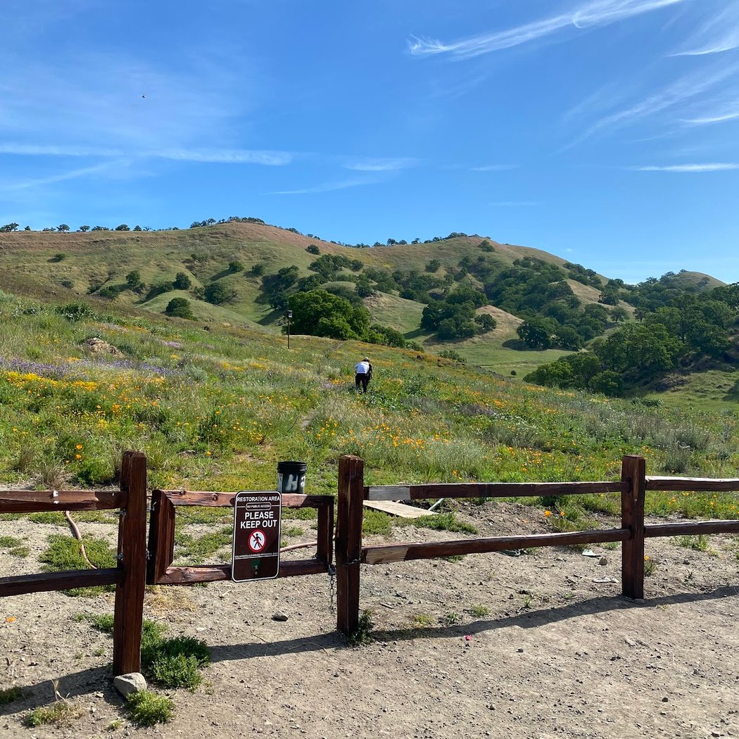 Rockspring Place trail entrance - Shell Ridge 3