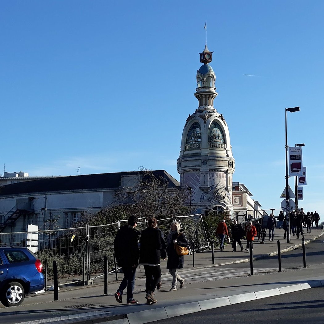 SUR TES TRACES 5