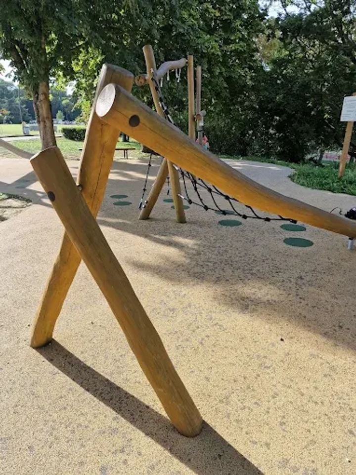 Aire de jeux - Complexe sportif Marcel-Bec 2