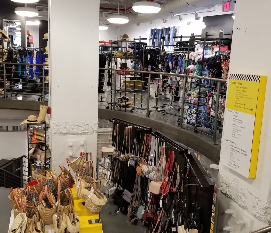 Bloomingdale's Outlet 3