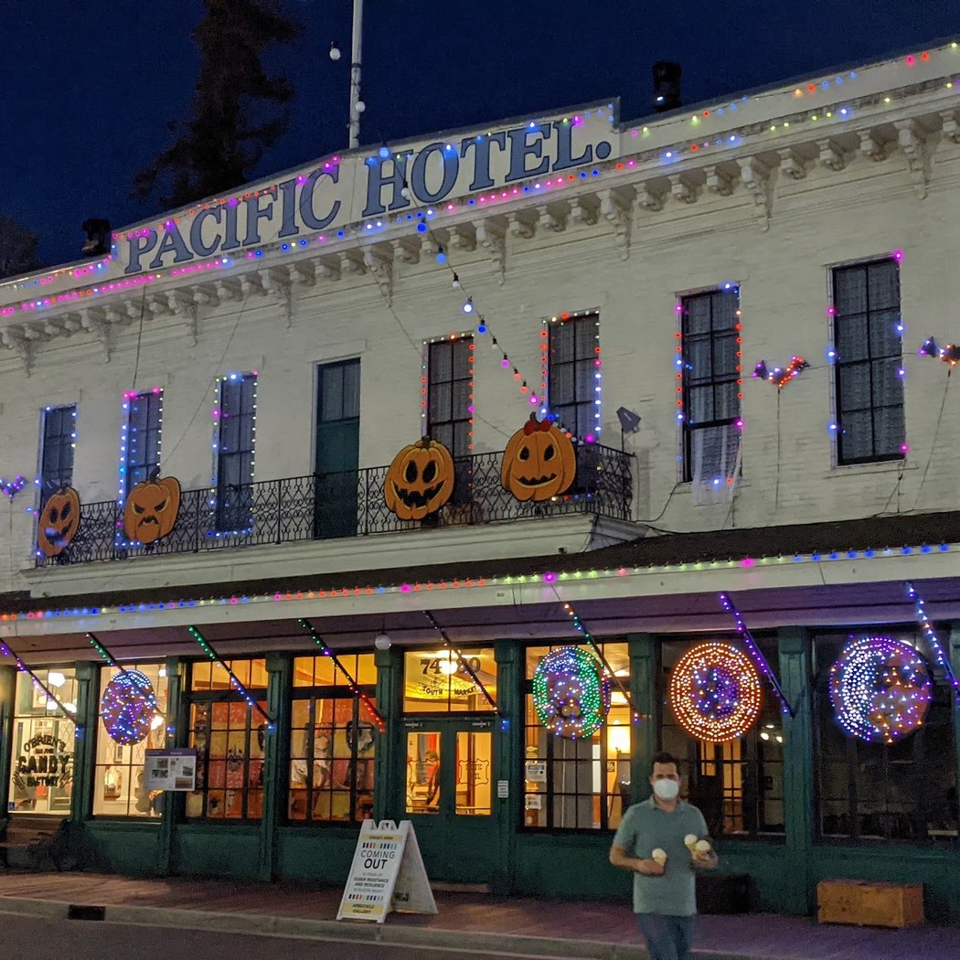 Pacific Hotel 2