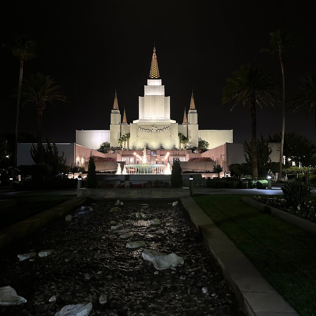 Oakland Temple Visitors' Center 4