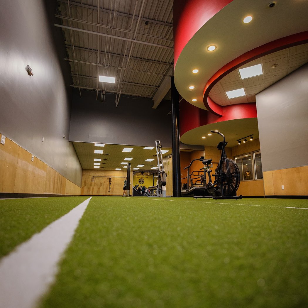 Gold's Gym 1