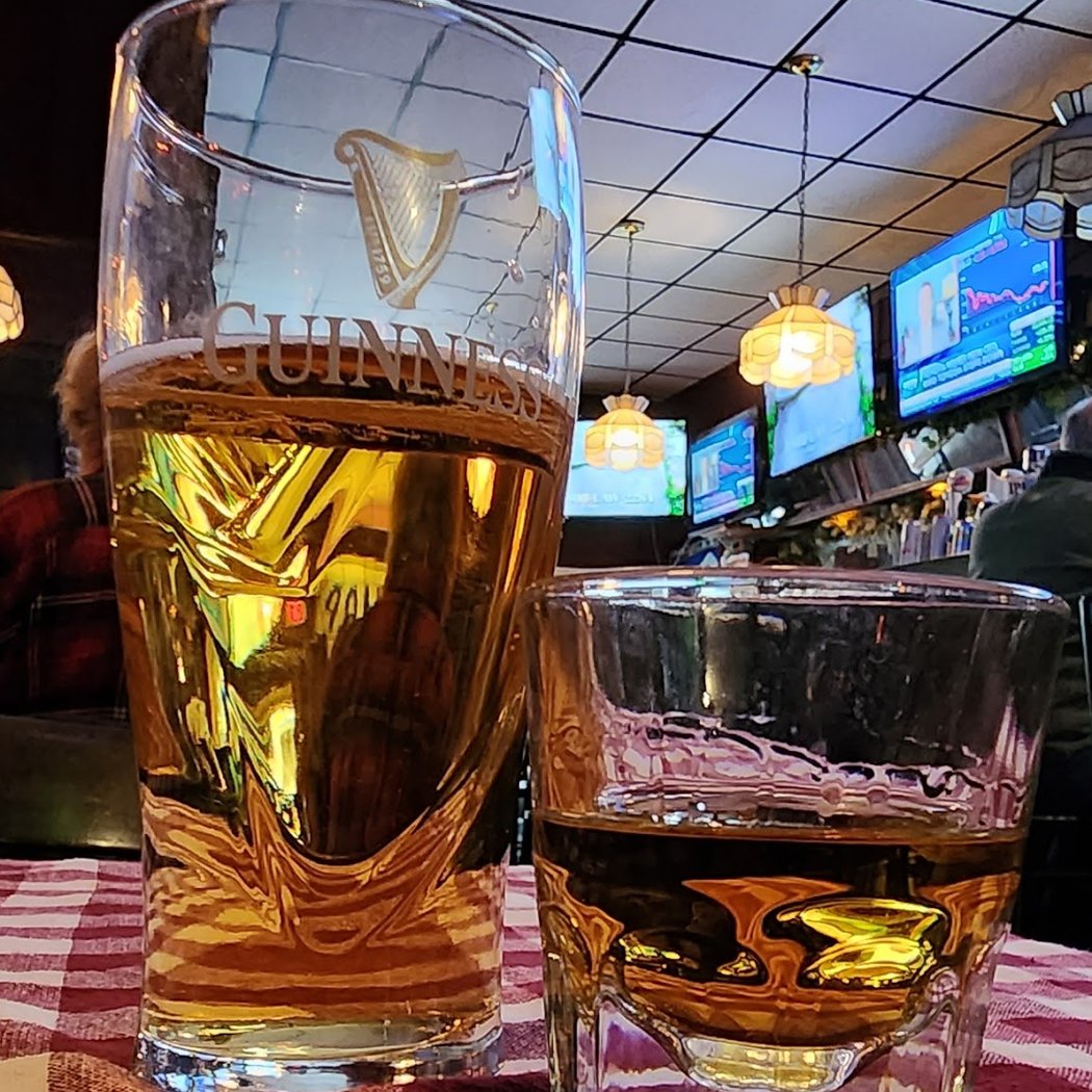 Malachy's Irish Pub 4