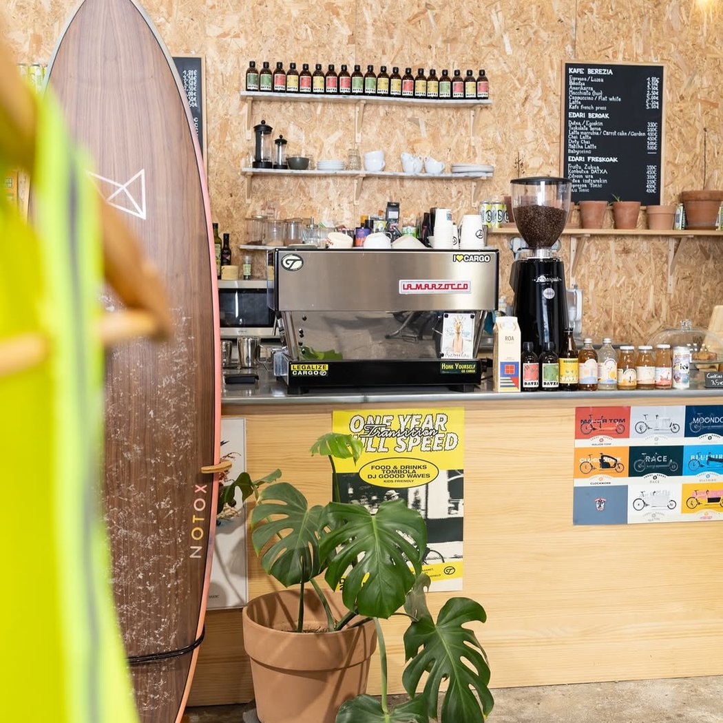 Transition - Cargo & Coffee 1