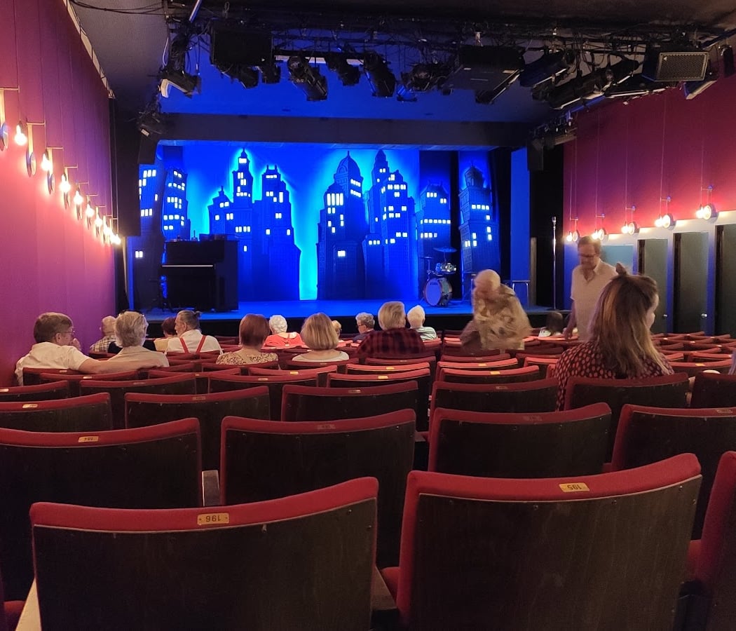 Theater am Hechtplatz 2