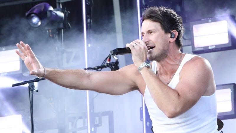 Russell Dickerson 2