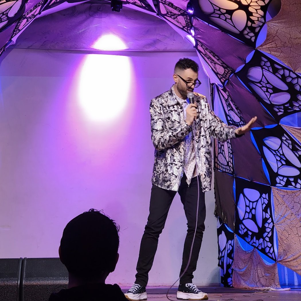 Live Comedy 4