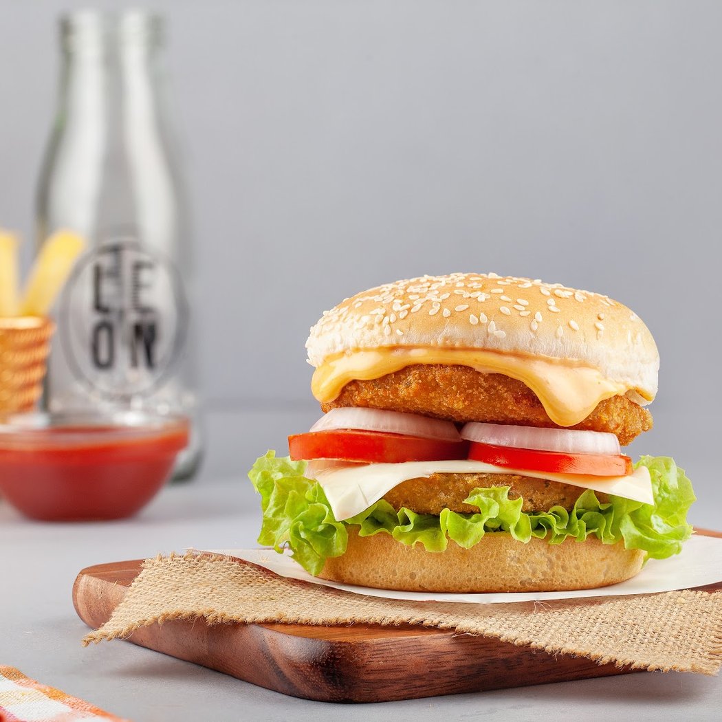 Leon's Burgers & Wings Electronic City 1