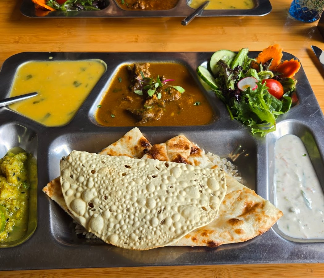 Everest Kitchen Restaurant & Bar 1