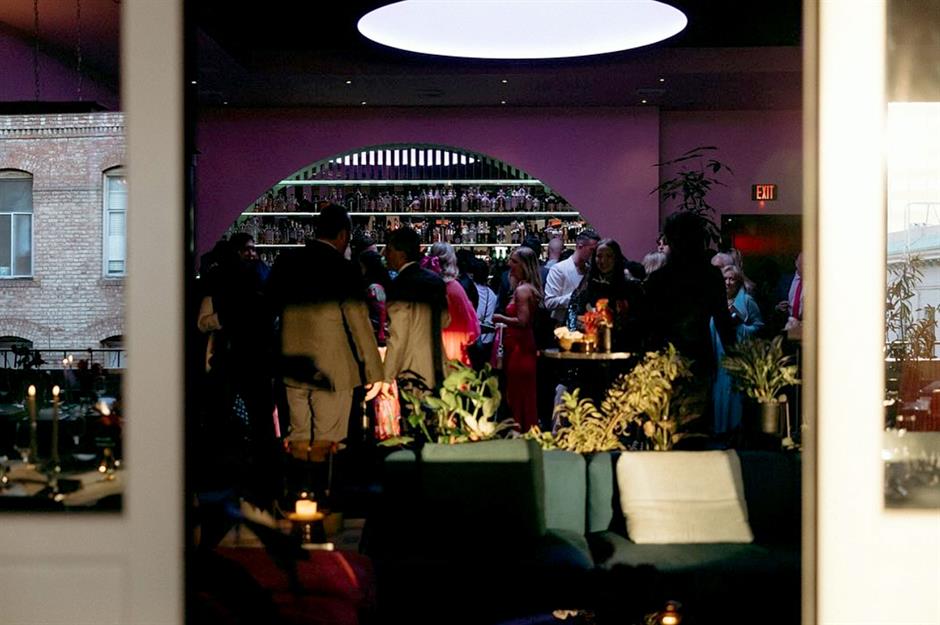Moongate Lounge 2