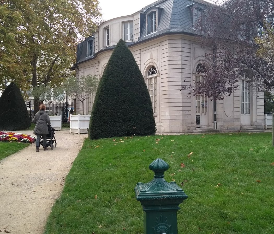 Pavilion Hermitage 4