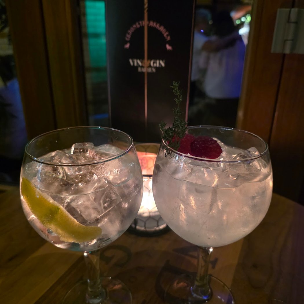 Wine and Gin Bar 3