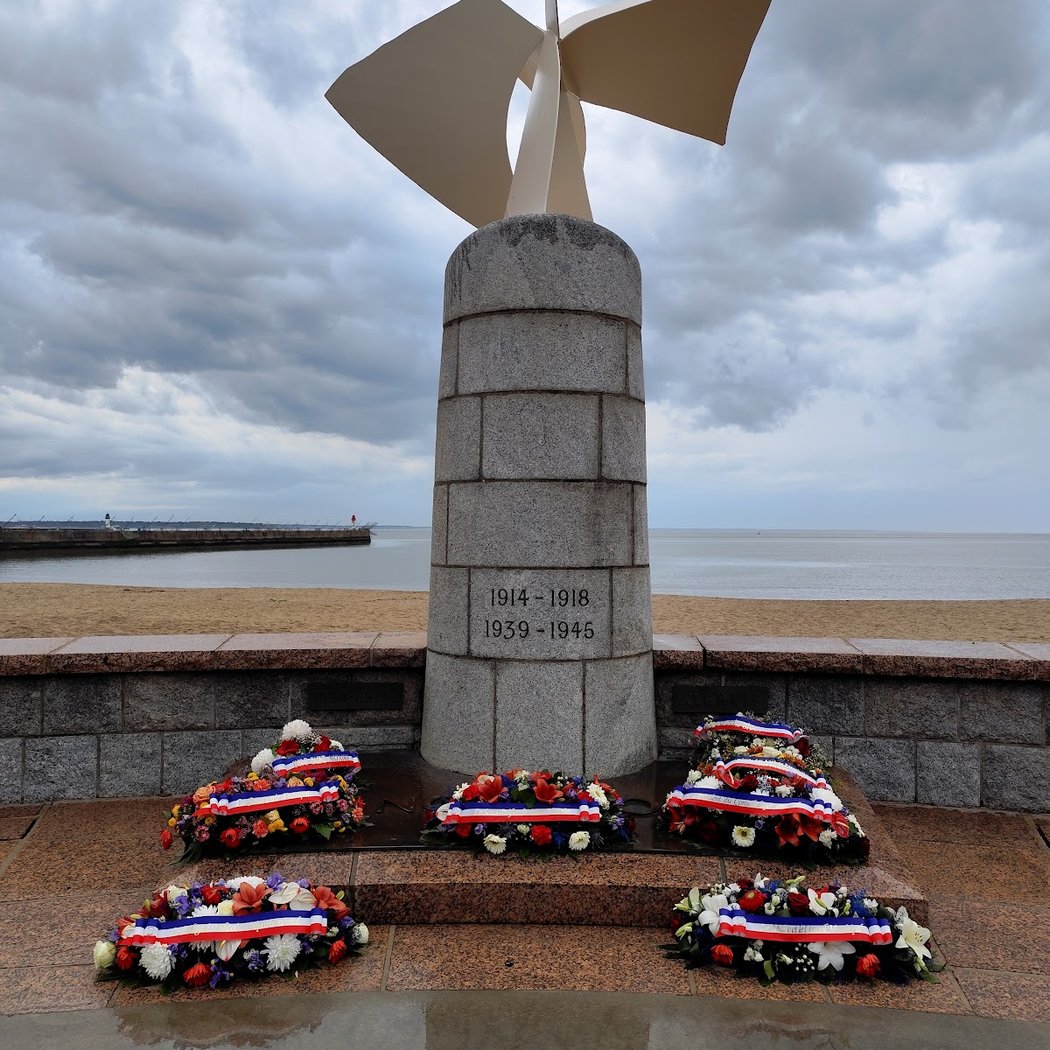 CEREMONIE EN HOMMAGE AUX VICTIMES DE LA DEPORTATION 2