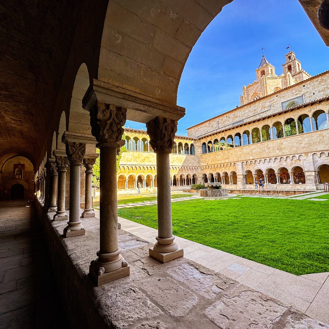 Visita guiada al Monestir de Sant Cugat