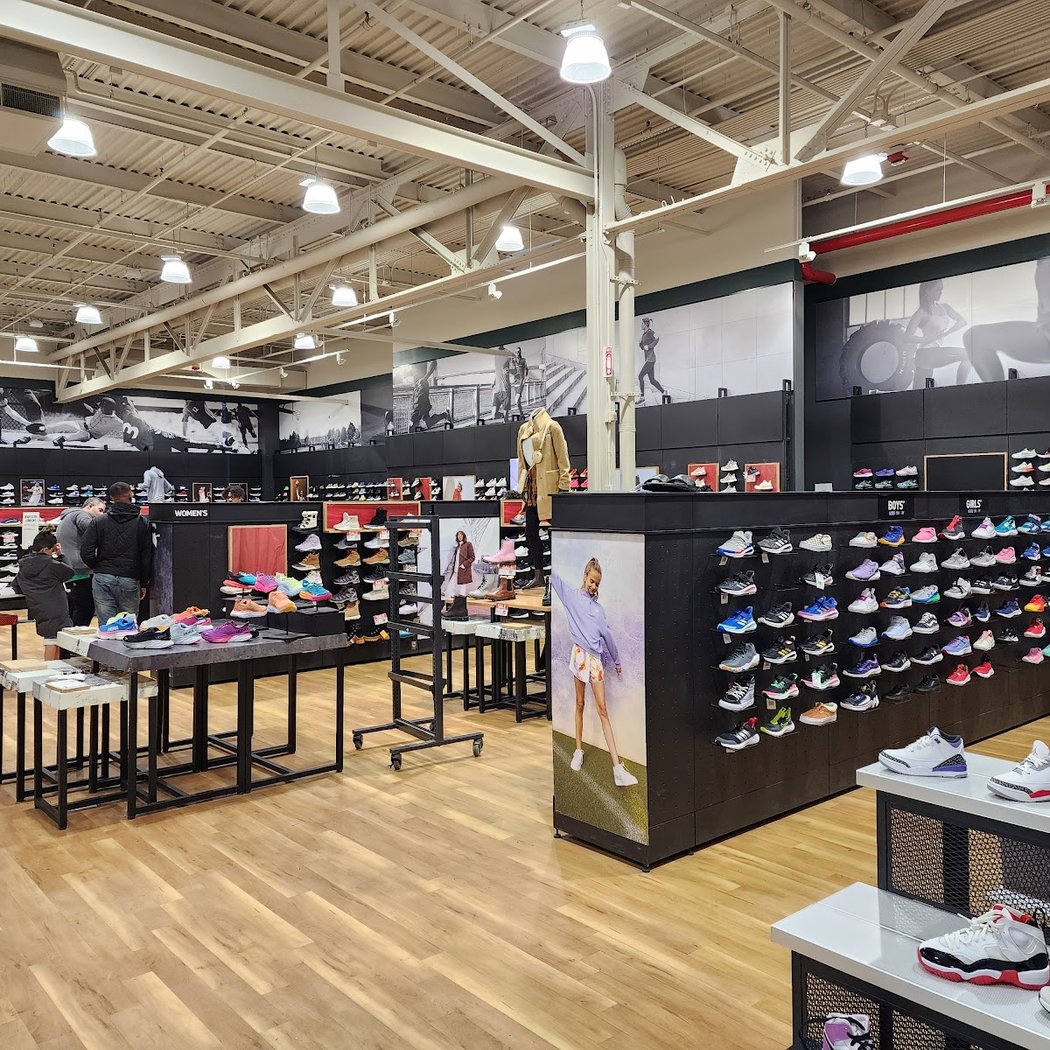 DICK'S Sporting Goods 1