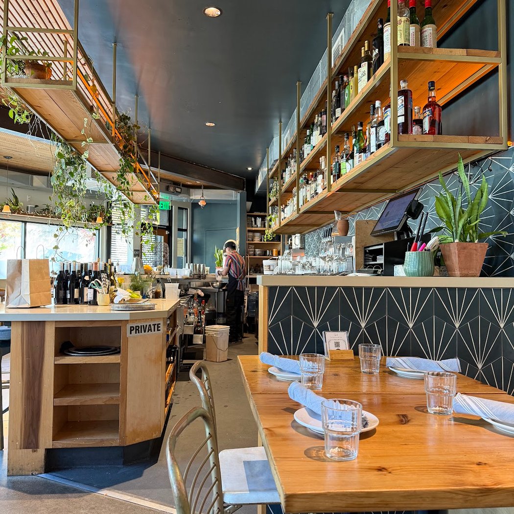 Top Hatters Kitchen and Bar 3