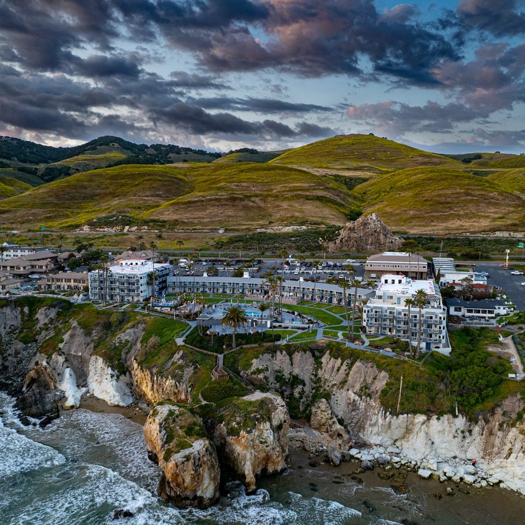 SeaCrest OceanFront Hotel 1