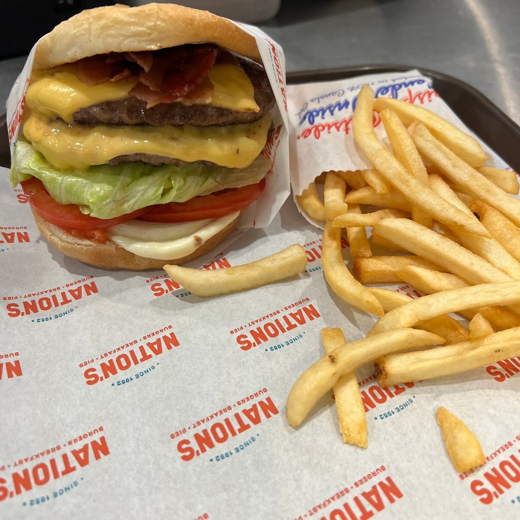 Nation's Giant Hamburgers & Great Pies 1