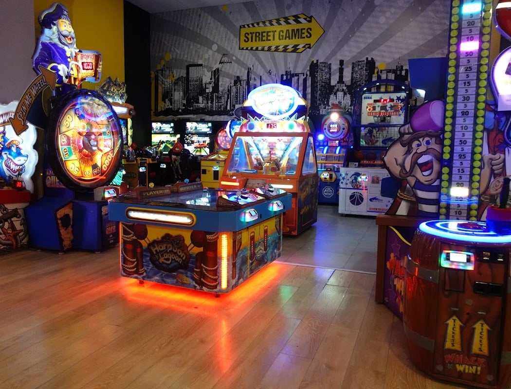 Planet Bowling 1