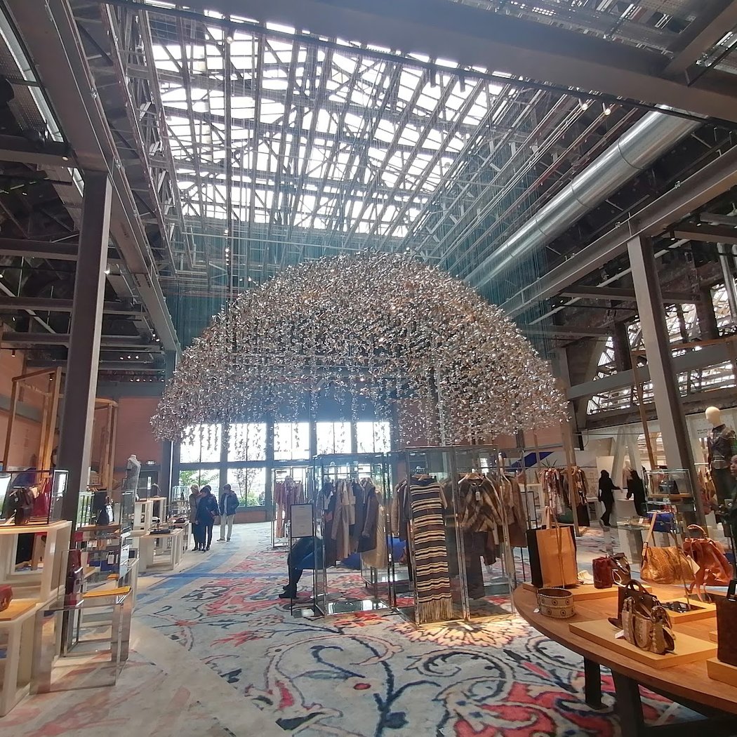 Visite exclusive des archives du magasin Printemps 1