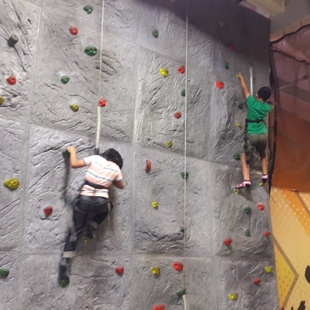Sky Zone Trampoline Park 3