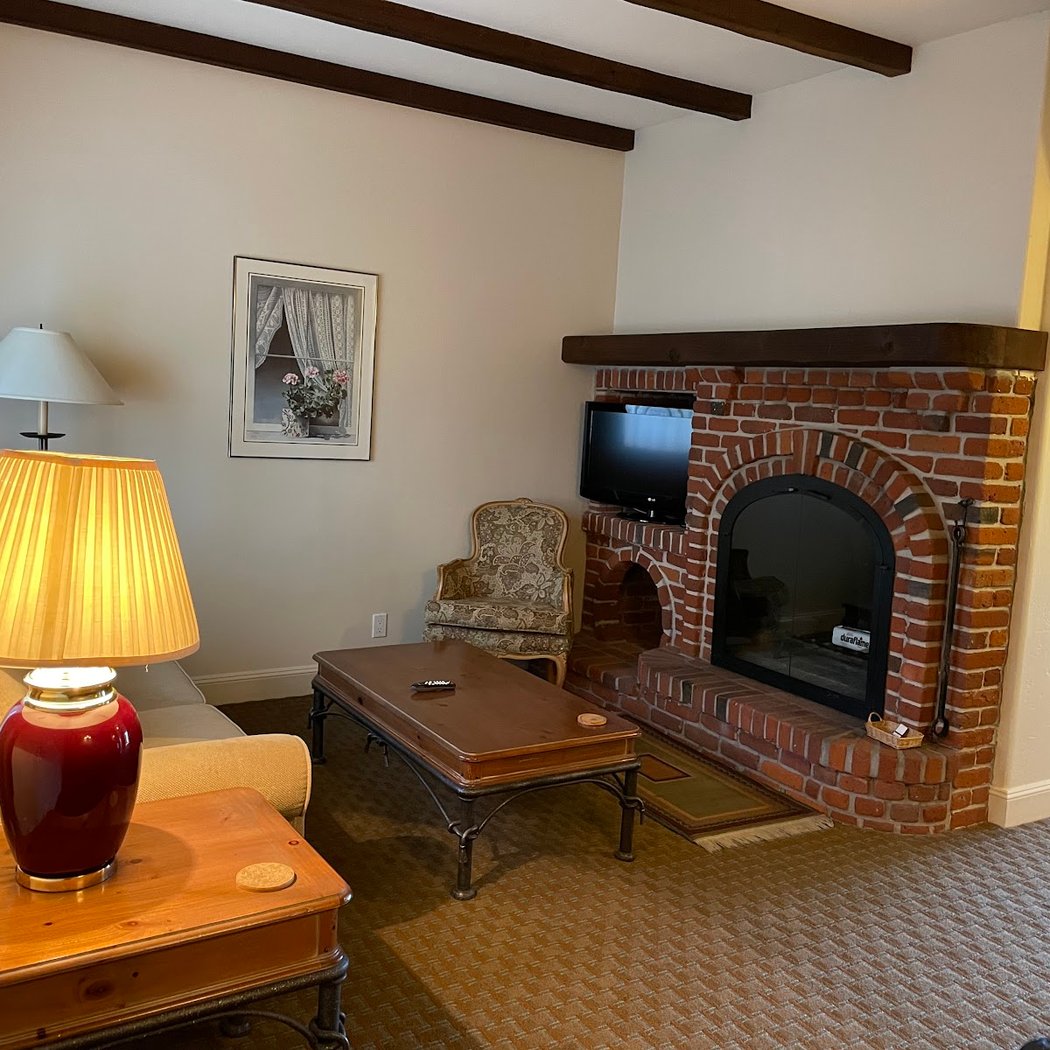 Vineyard Country Inn 3