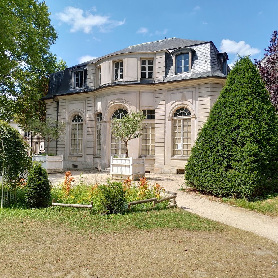 Jardin de l'Hospice Debrousse 1