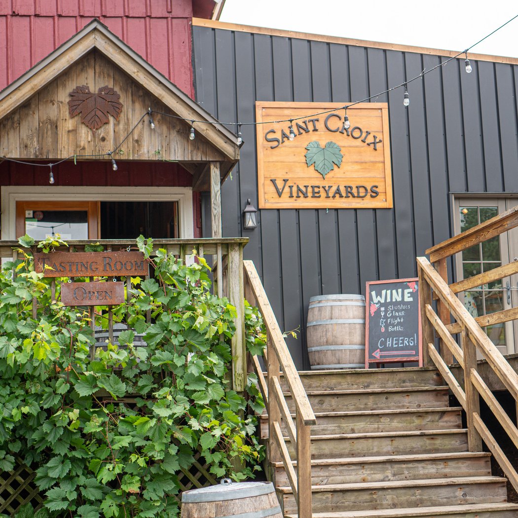 Saint Croix Vineyards 3