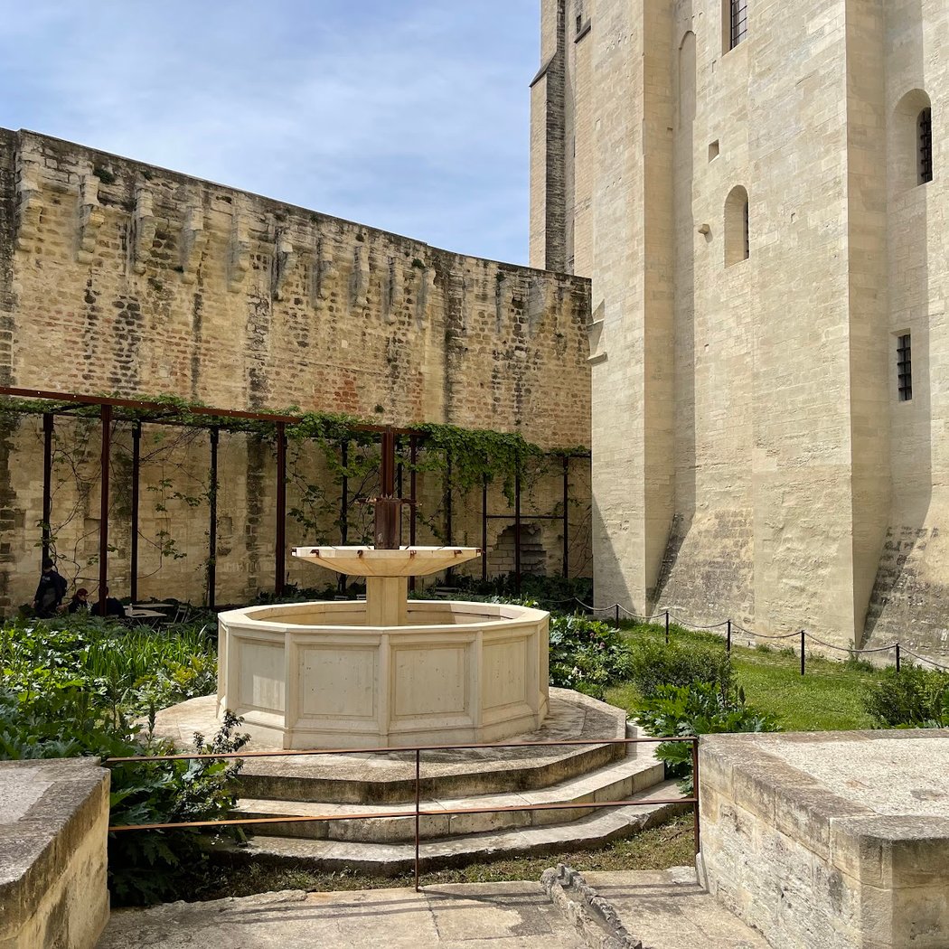 Gardens at the Popes’ Palace 3