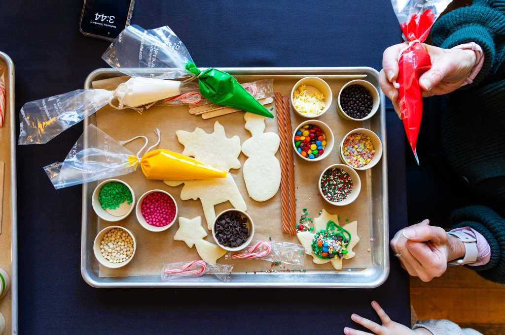 Holiday Cookie Decorating 1