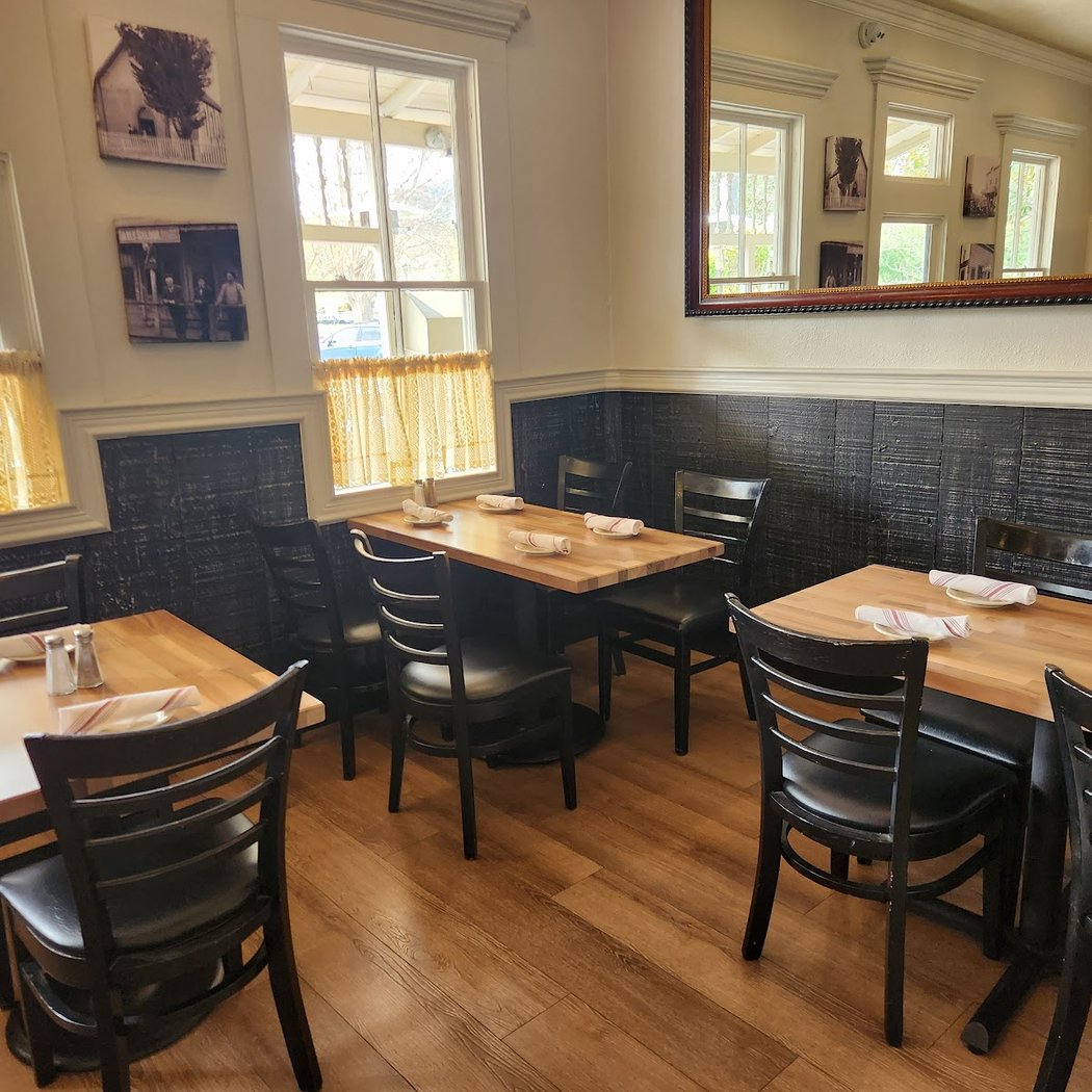 Moresi's Chophouse 2