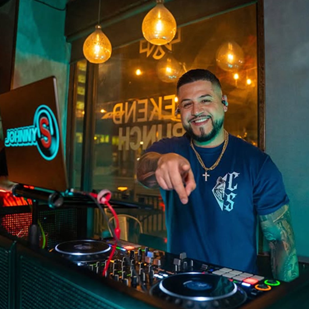 DJ Night: Throwback 90s & 2000s 1