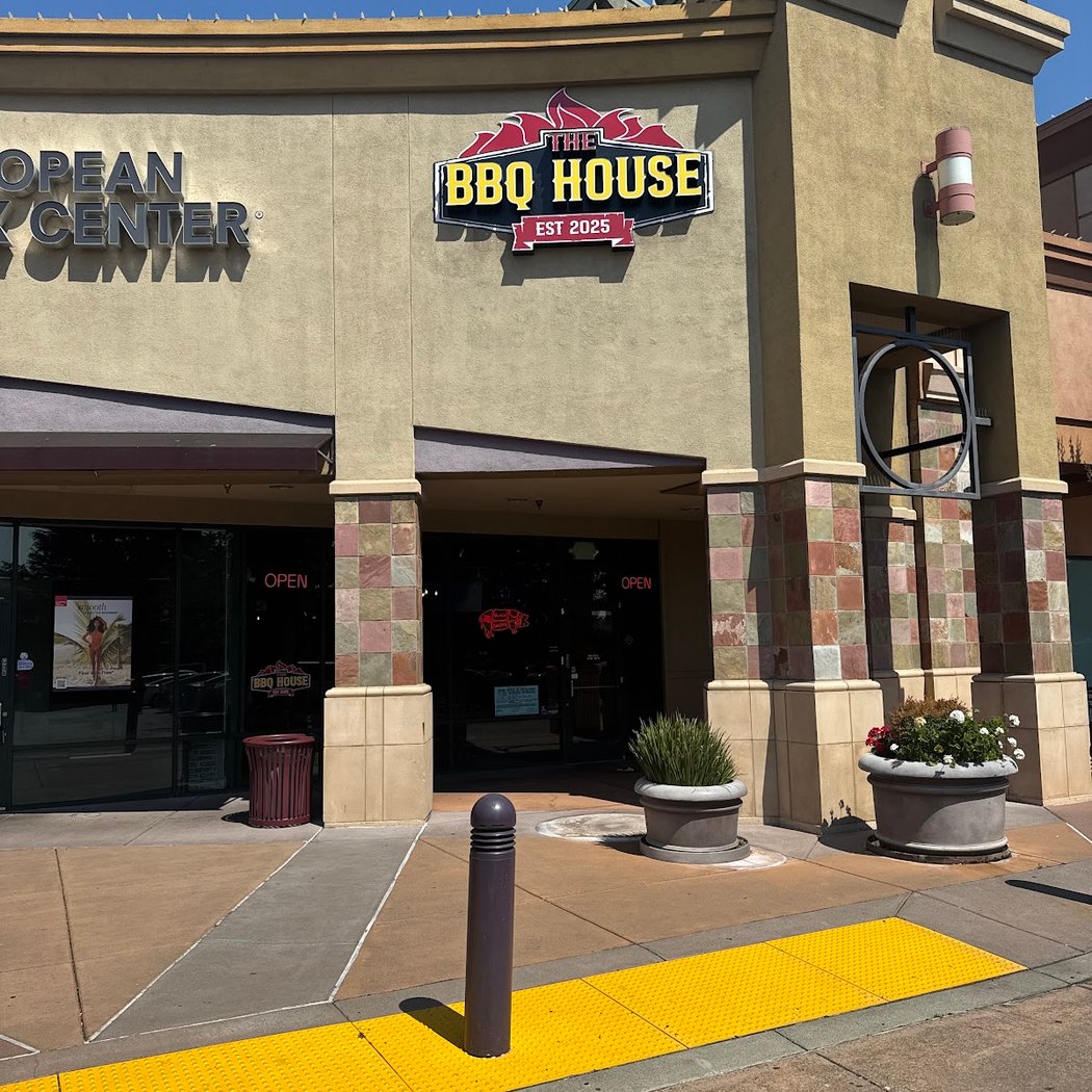 THE BBQ HOUSE 2