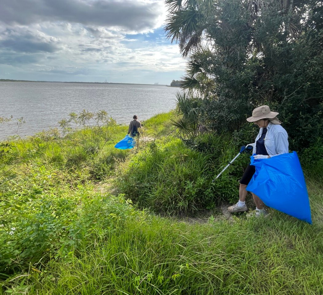 Castaway Island Preserve Volunteer Cleanup 1
