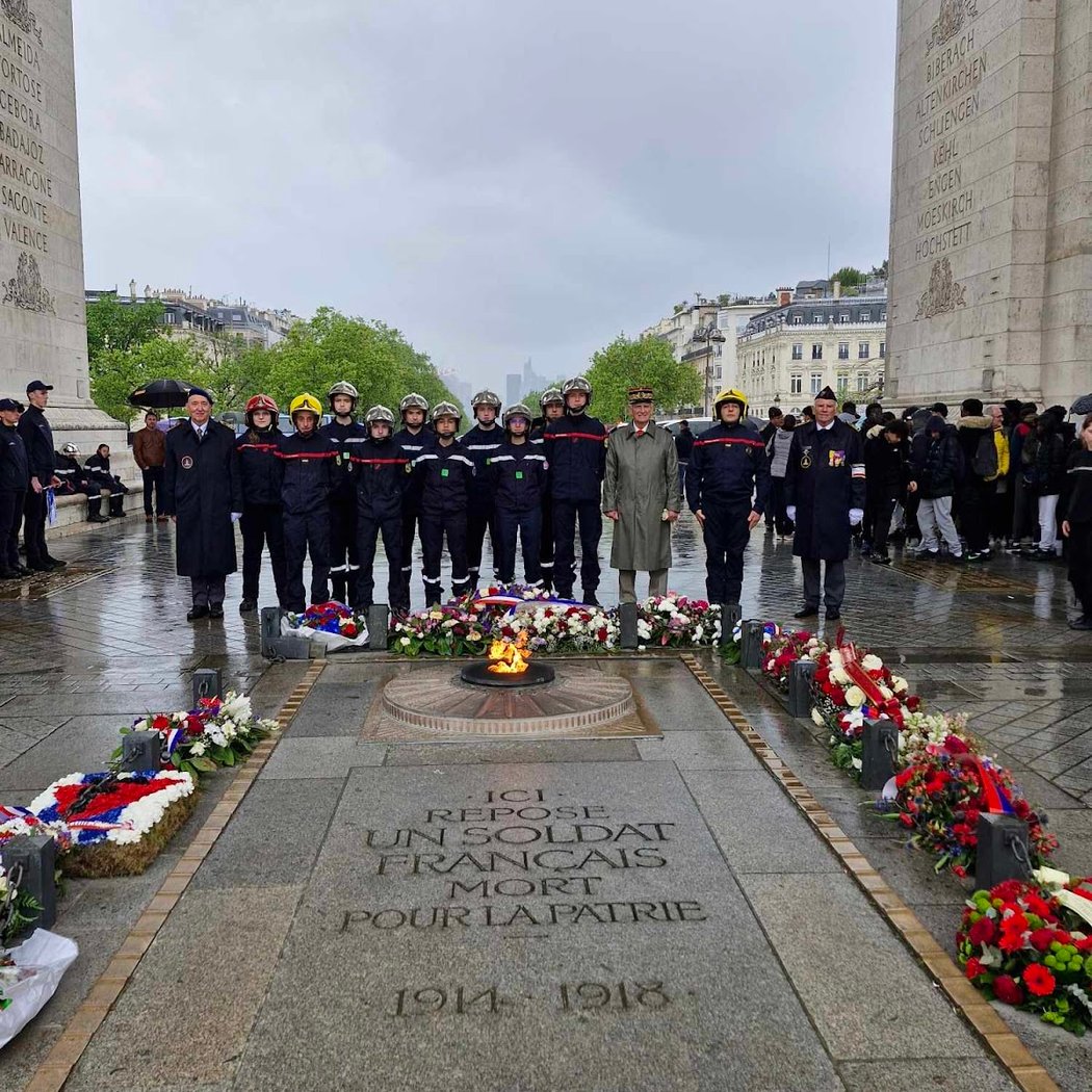 Ravivage Amicale des Anciens Légionnaires Parachutistes (AALP) 1